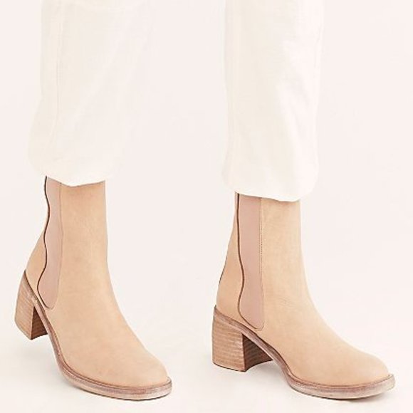 New Free People Essential Chelsea Natural Boots - Picture 5 of 16
